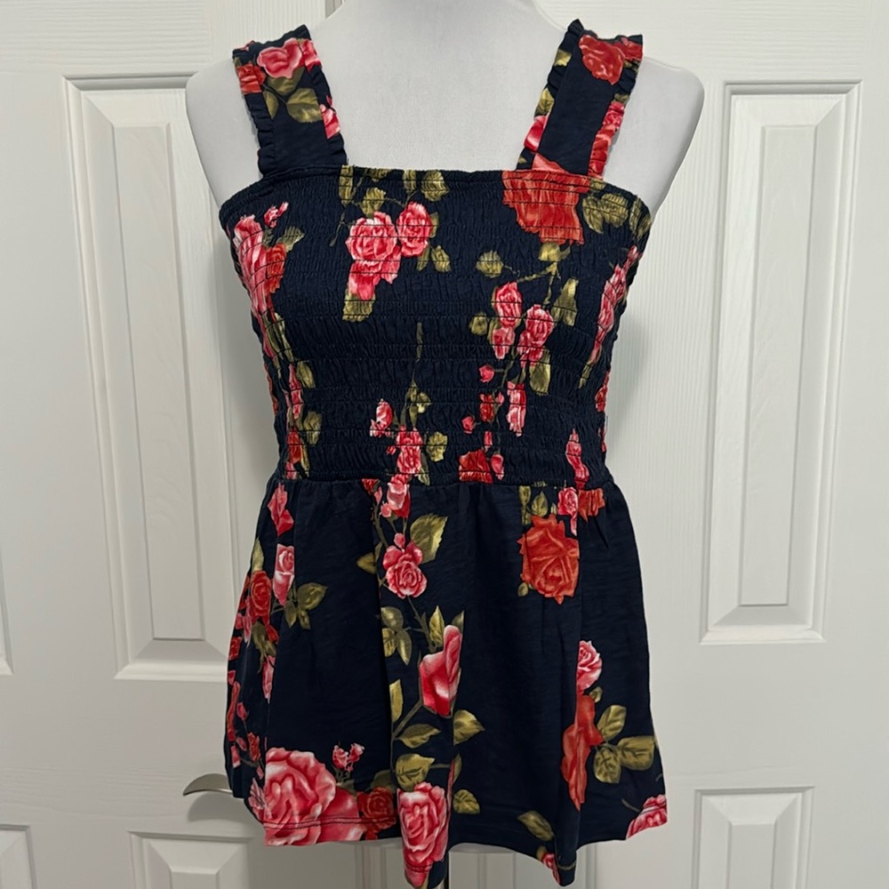MAKE AN OFFER 🎉 Flowered 🌸 Babydoll Top